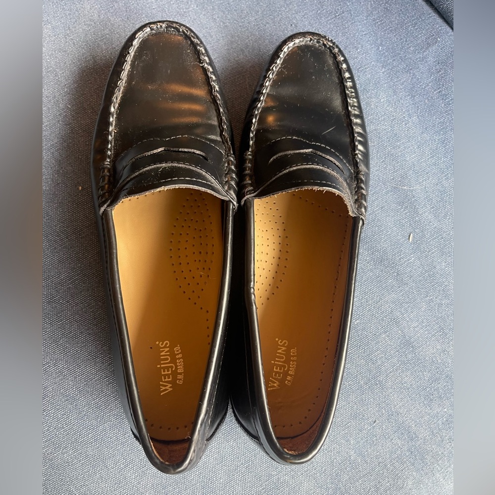 G.H. Bass & Co. Weejun Loafers - Black Leather Size 8